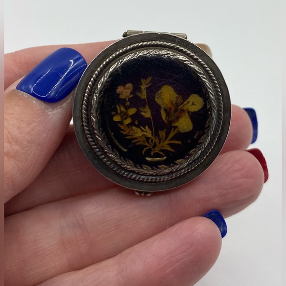 Silver Etched Dried Flower Hinged Trinket Box Vintage - Picture 4 of 14
